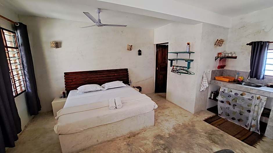 Kaleb's Beachfront Serviced Studio Apartments