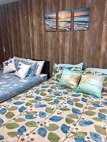 Ken's Beachfront Cafe & Lodge, BL2, Oceanfront and Free Canoe Rental