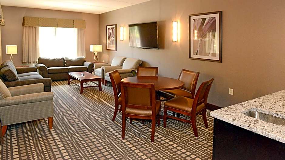 Holiday Inn Express & Suites Geneva Finger Lakes By IHG