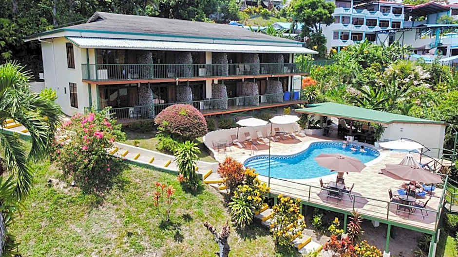 Tabulia Tree Hotel and Villas