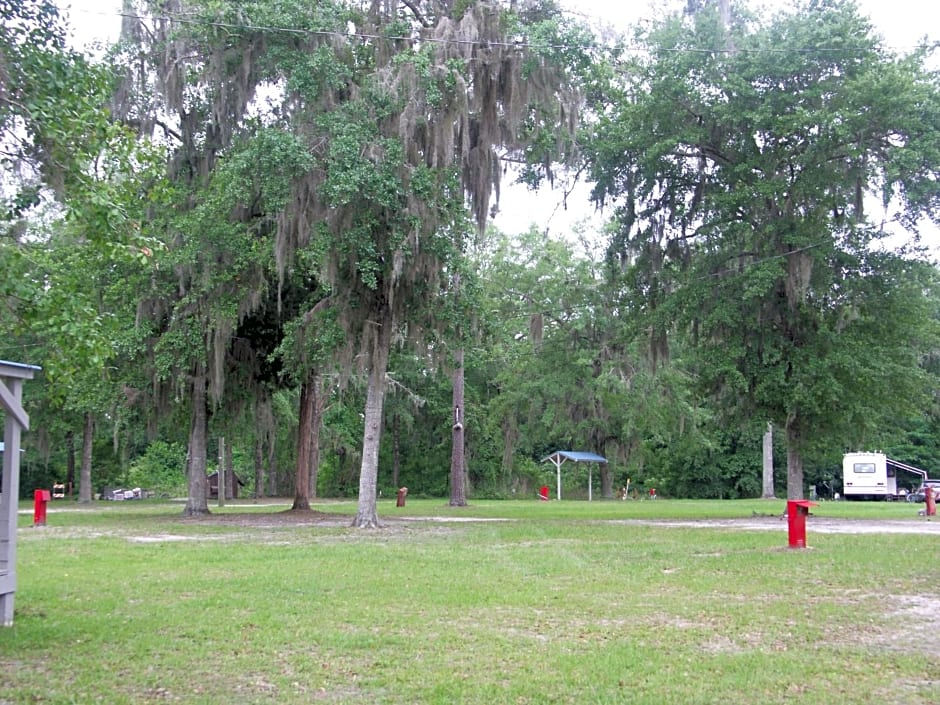 Deerwood Inn & Madison Campground