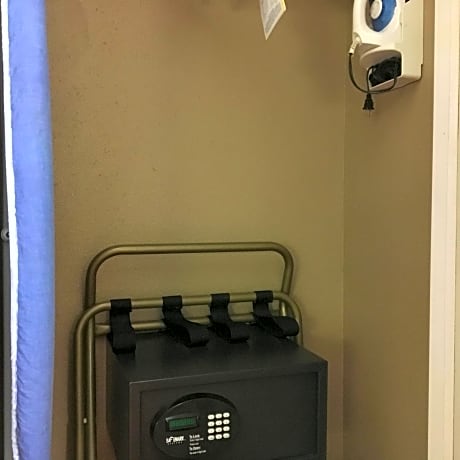 Standard King Room - Non-Smoking