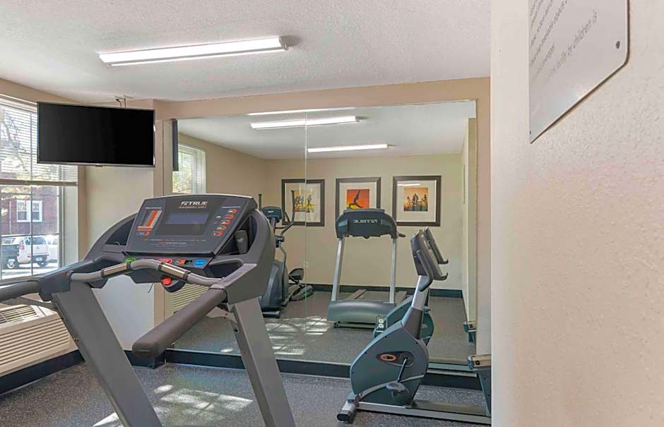 Extended Stay America Suites - Kansas City - Country Club Plaza