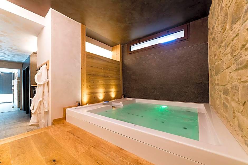 Aura Relais
