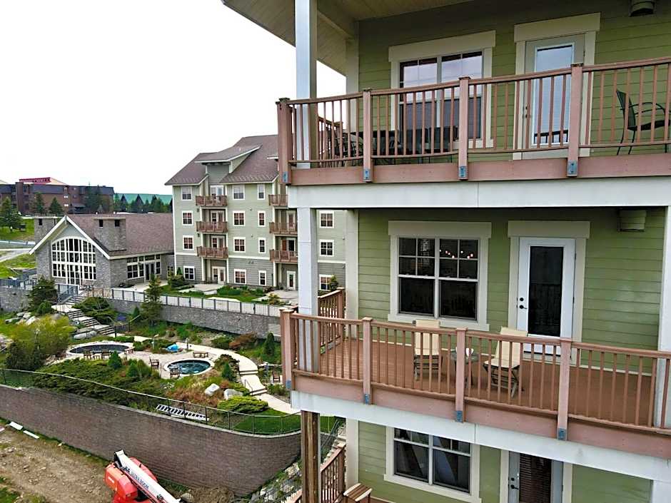Remodeled Ski In-Out - 305 Soaring Eagle - Luxury!