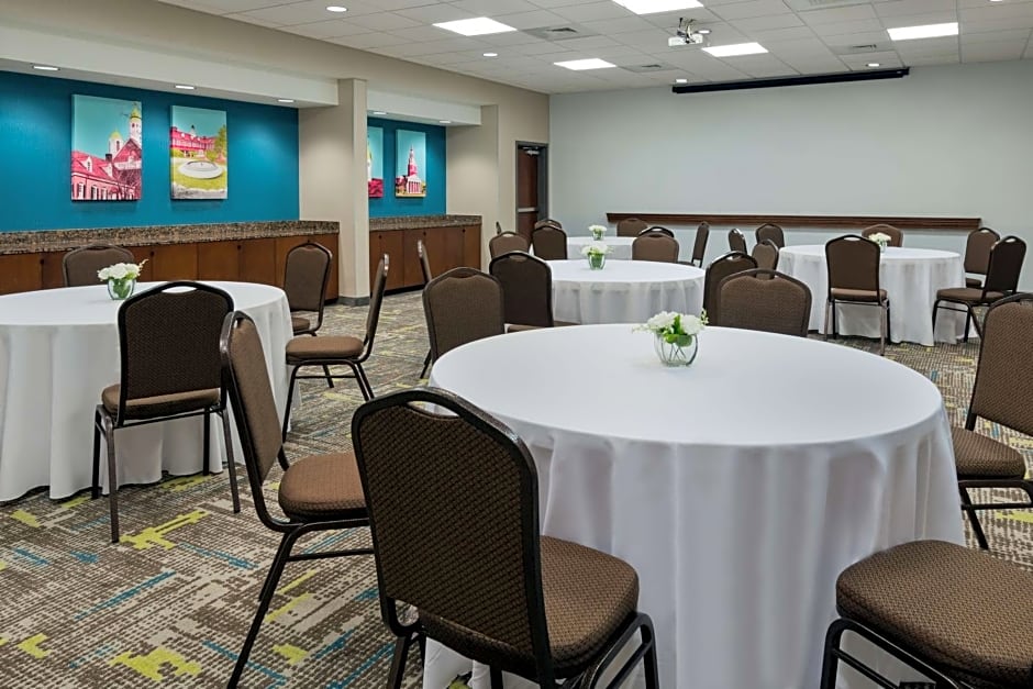 Hampton Inn By Hilton & Suites Winston-Salem/University Area