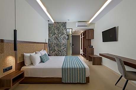 Double Room with Pool View, Shared Pool and Balcony