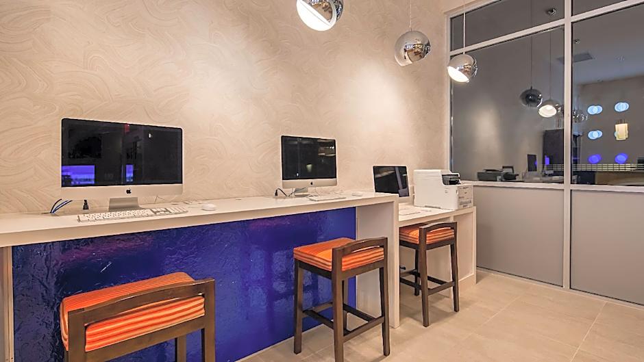 GLo Best Western Brooklyn NYC