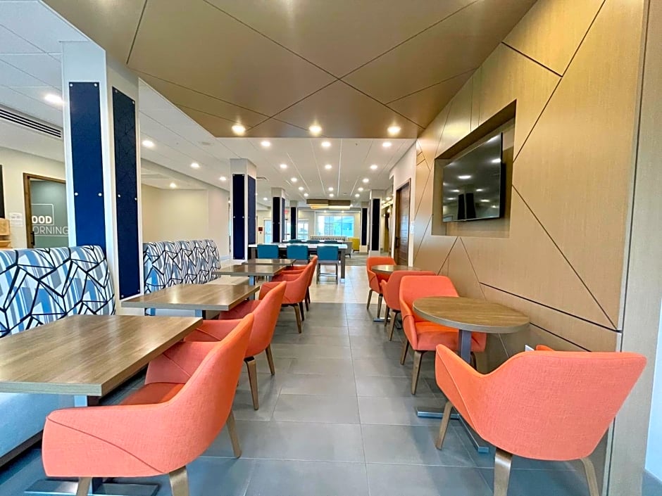 Holiday Inn Express and Suites Ft. Smith Airport By IHG