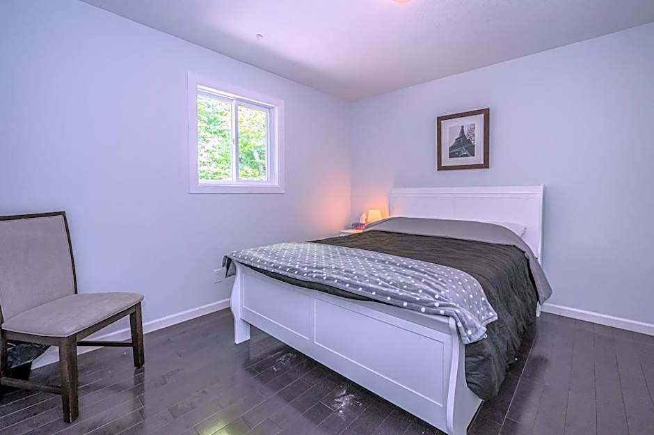 7-bed W Starlink , V-ball Near Beach!