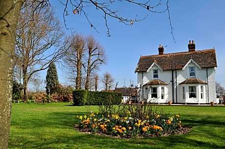 Hookwood Lodge London Gatwick