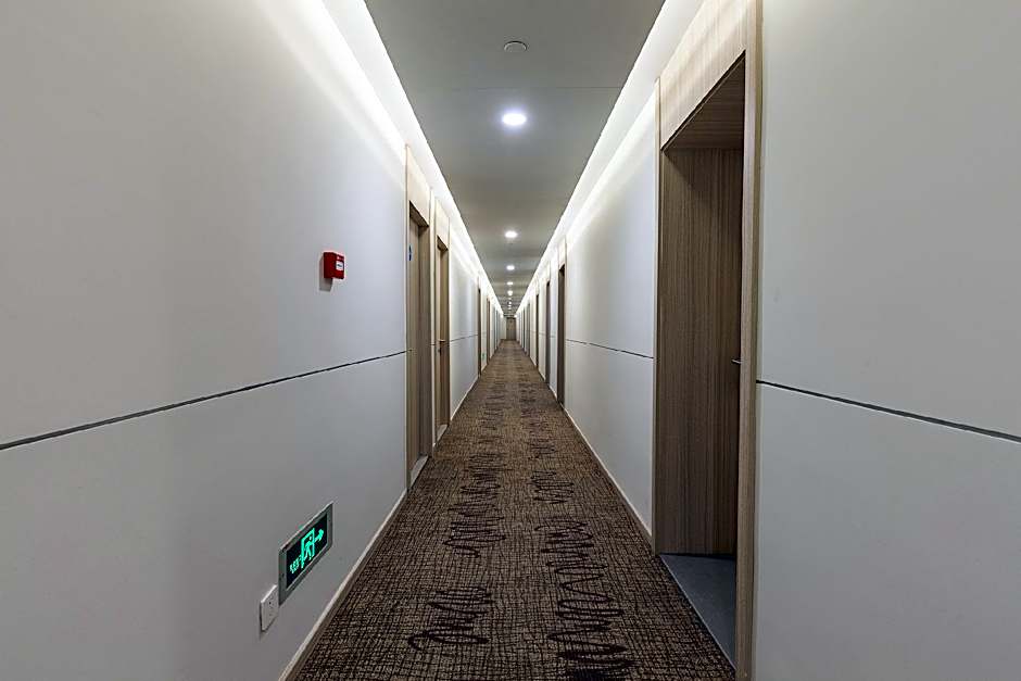 Hanting Express Jinan Daguanyuan Wanda – Jinan, WV