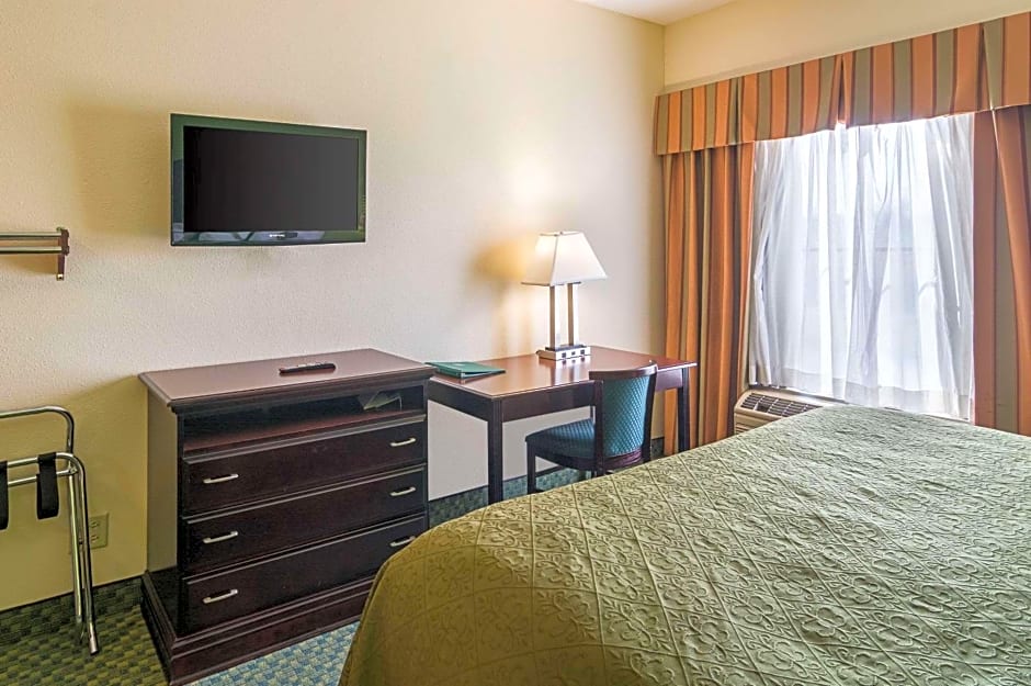 Quality Inn & Suites near I-80 and I-294