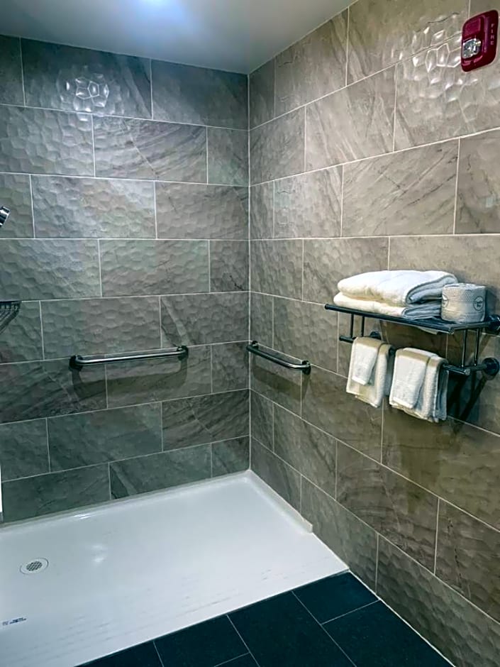 Days Inn by Wyndham Bronx Near Botanical Garden