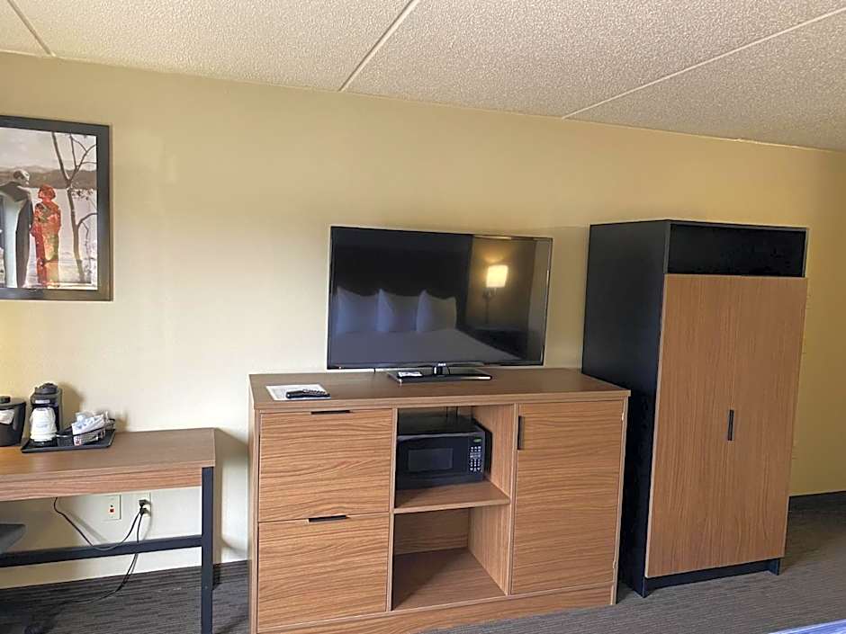 AmericInn by Wyndham Greenville