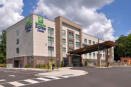 Holiday Inn Express & Suites Charlotte - Ballantyne by IHG