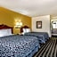Days Inn & Suites by Wyndham Warner Robins Near Robins AFB