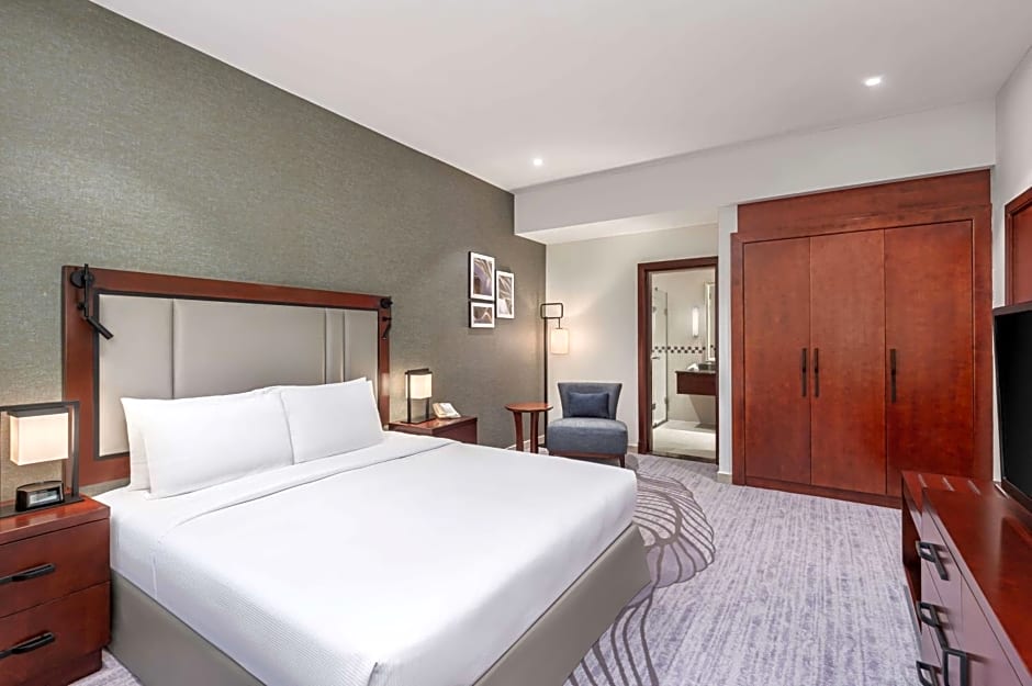 Photo 1 of 6 of Deluxe Suite– Free beach access to Hampton by Hilton Marjan Island