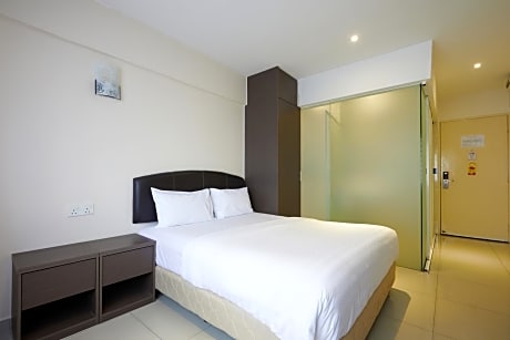 Triple Room - 1 Double Bed and 1 Single Bed