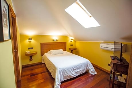 Budget Double Room - Attic