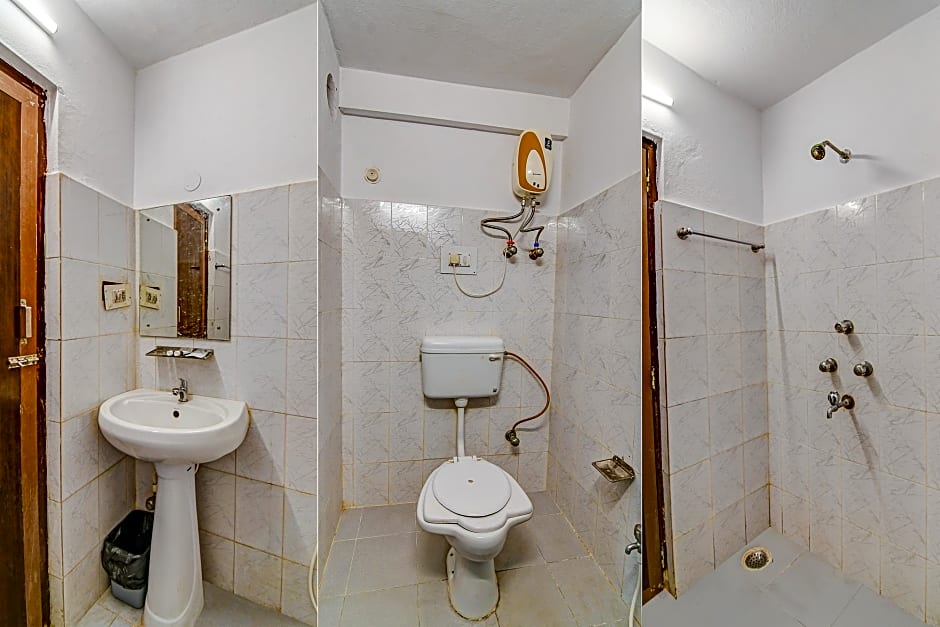 FabHotel Bollywood 2.0 - Nr. Padma Beach