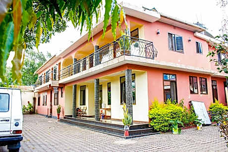 Bright Star Hotel & Safaris