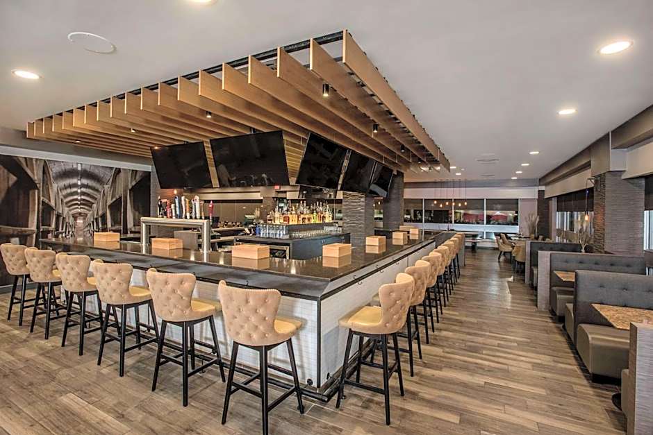 Hilton Winnipeg Airport Suites