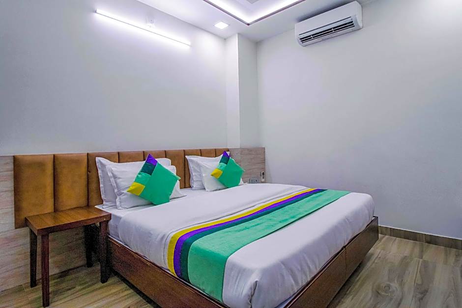 Treebo Paras Raj Near City Palace