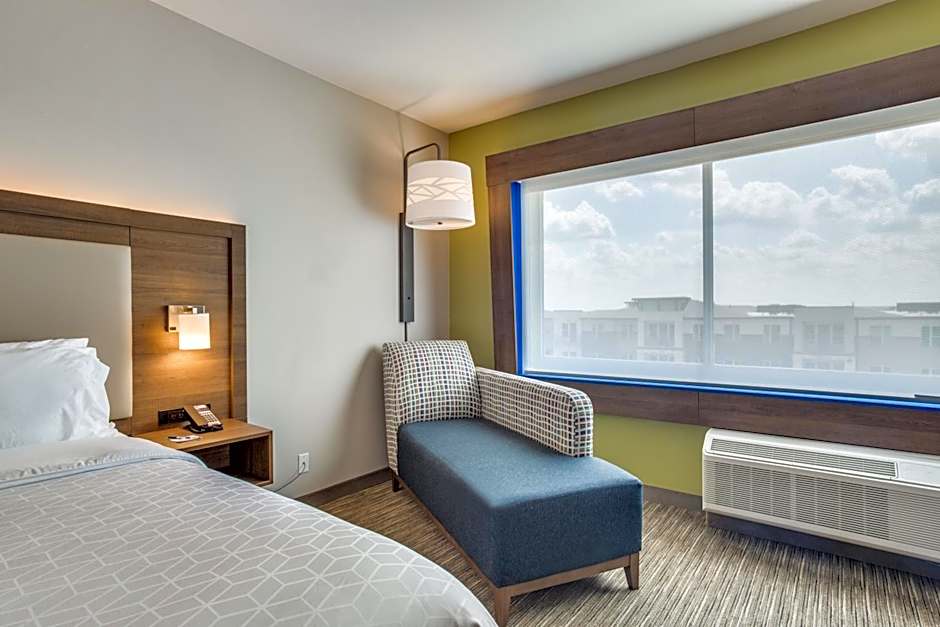 Holiday Inn Express And Suites Denton South By IHG