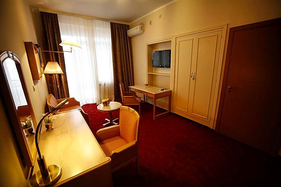Golden Inn Hotel