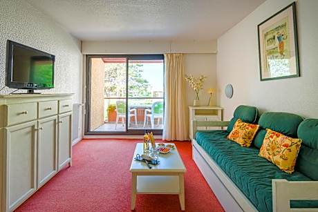 Studio with Alcove/Mezzanine (4 Adults)