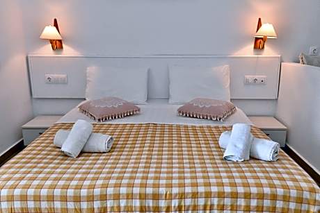 Triple Room with Garden View