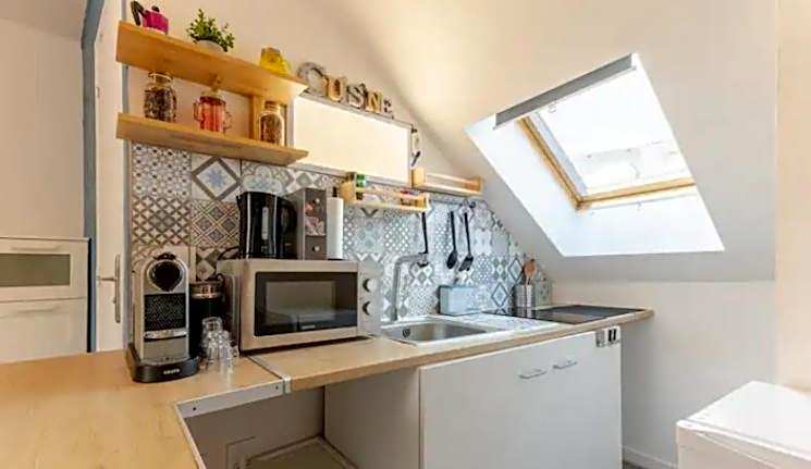 4pers 2lits 5 min aéroport Orly,navette et parking extra,location en nuit et jourChez Sandro,