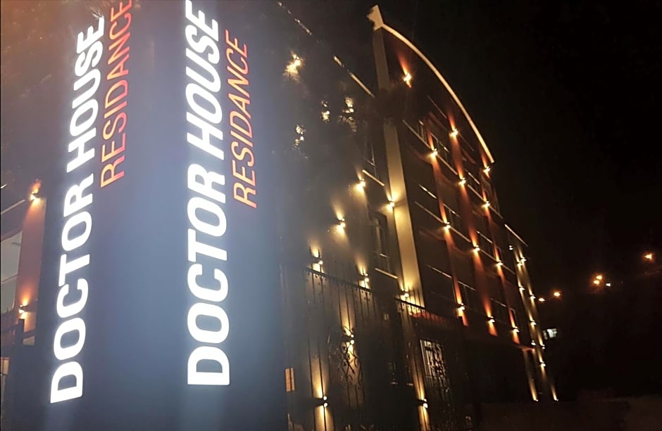 Doctor House Hotel