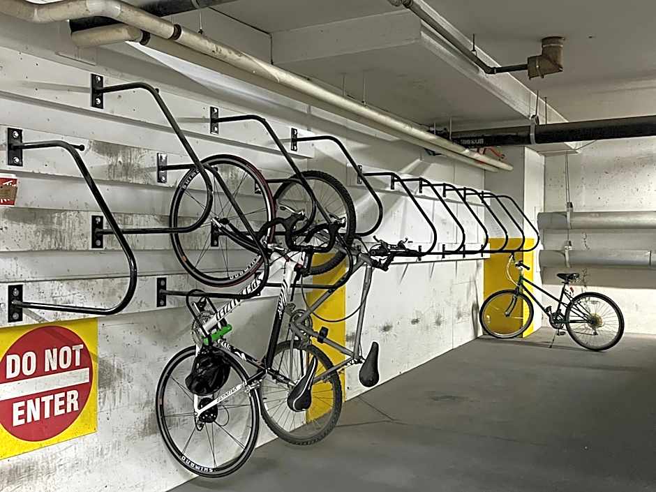 Sunny Tranquil Woods Turret in Falcon Crest Lodge