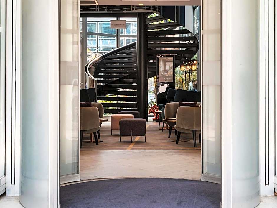 Mercure Paris La Défense Grande Arche Hotel