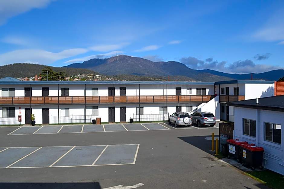 Hobart Tower Motel