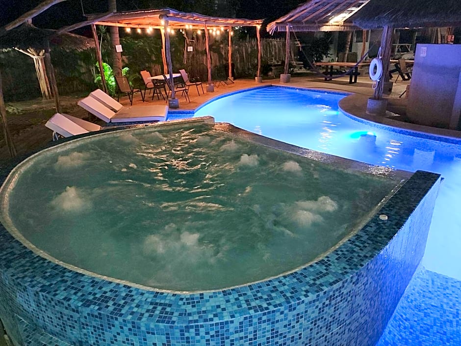 Hotel Ashly Loma Larga