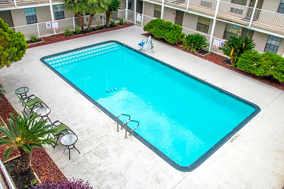 Studio 6-San Antonio, TX - Lackland AFB