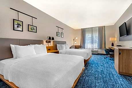 Quadruple Room with Two Queen Beds - Non Smoking