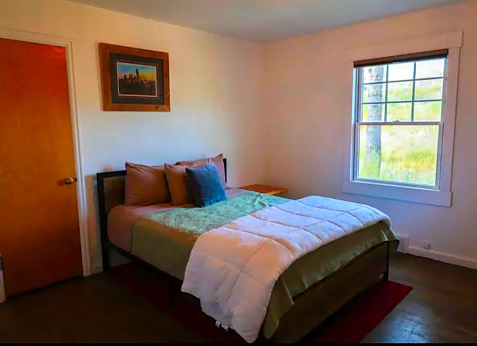 Sportsman Lodge Melrose MT