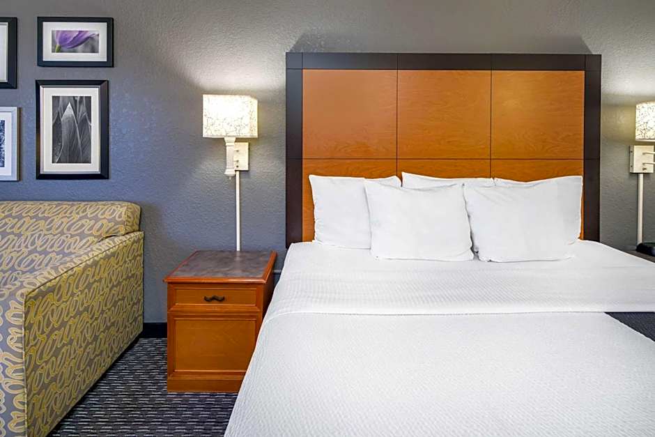 La Quinta Inn & Suites by Wyndham Buena Park