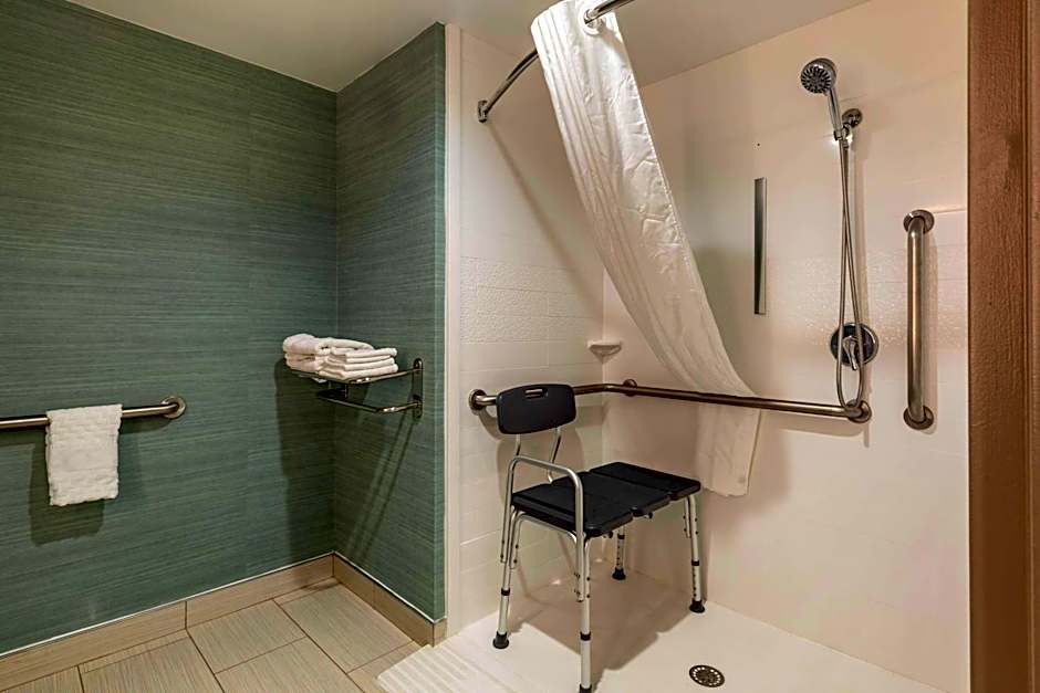 Best Western Plus New Englander