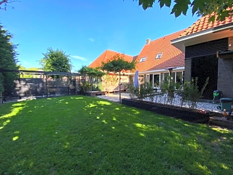 De oude slaght- luxe suite met buitensauna