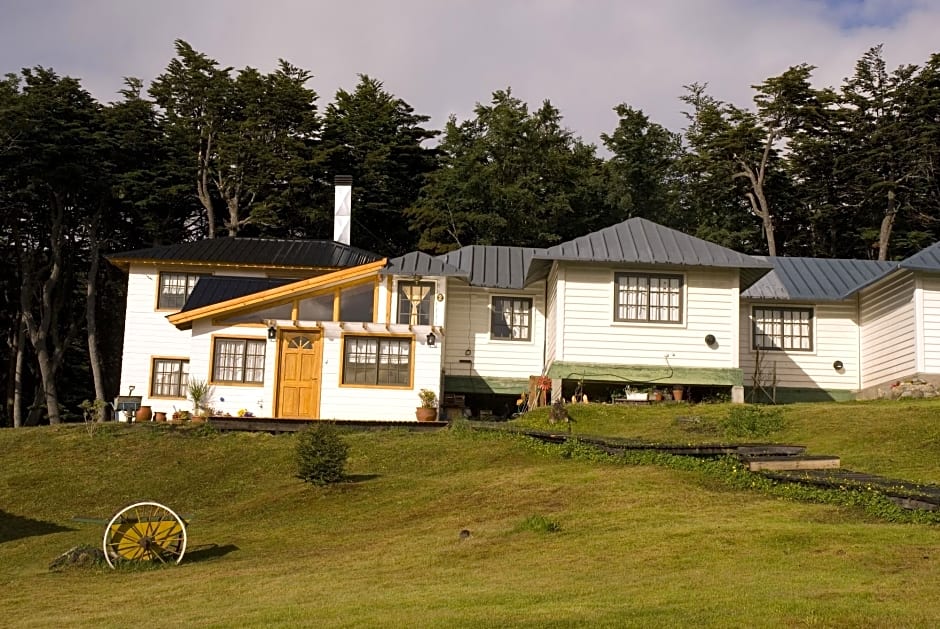 CabaÃ±as Del Martial