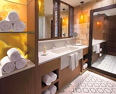 Deluxe - Double Beds