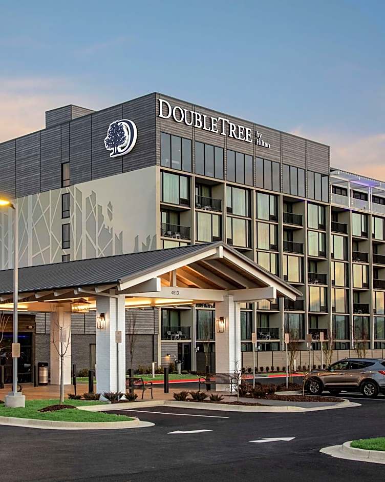 Photo 1 of 41 of DoubleTree by Hilton Hot Springs
