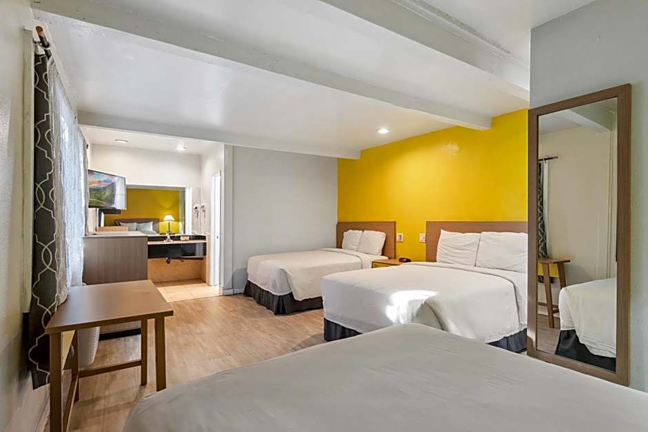 Hotel H-Wood