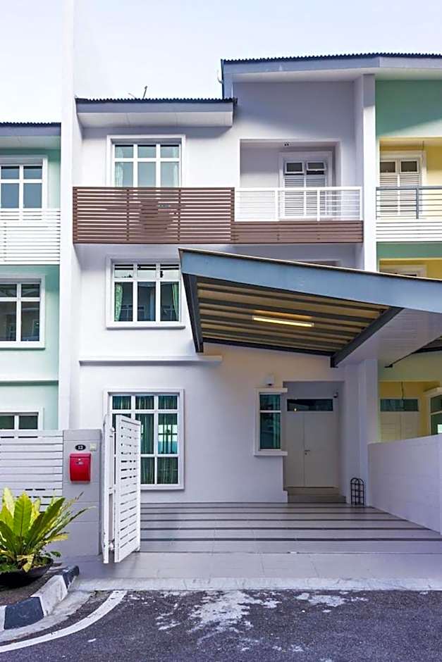 Shamrock Beach Villas Penang Seaview