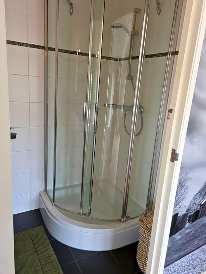 Bed and Breakfast Goes